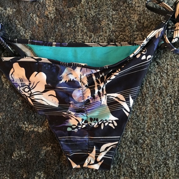 Floral print bikini - Picture 3 of 6